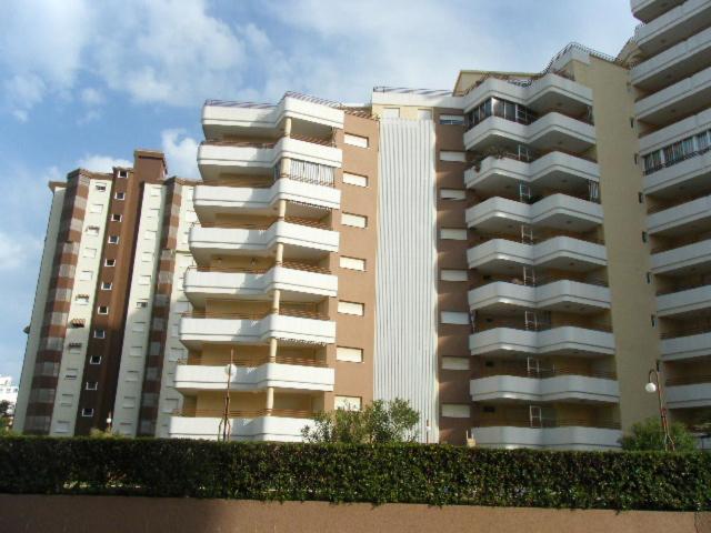 Apartamentos Marblau Varios 1, 2 Y 3 Dormitorios - Julio Y Agosto Solo Familias Playa de Gandia Exterior foto